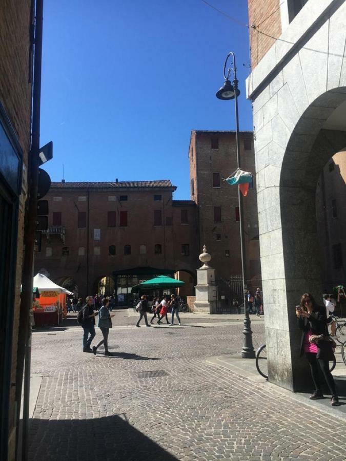 דירות פררה A Due Passi Dal Castello מראה חיצוני תמונה